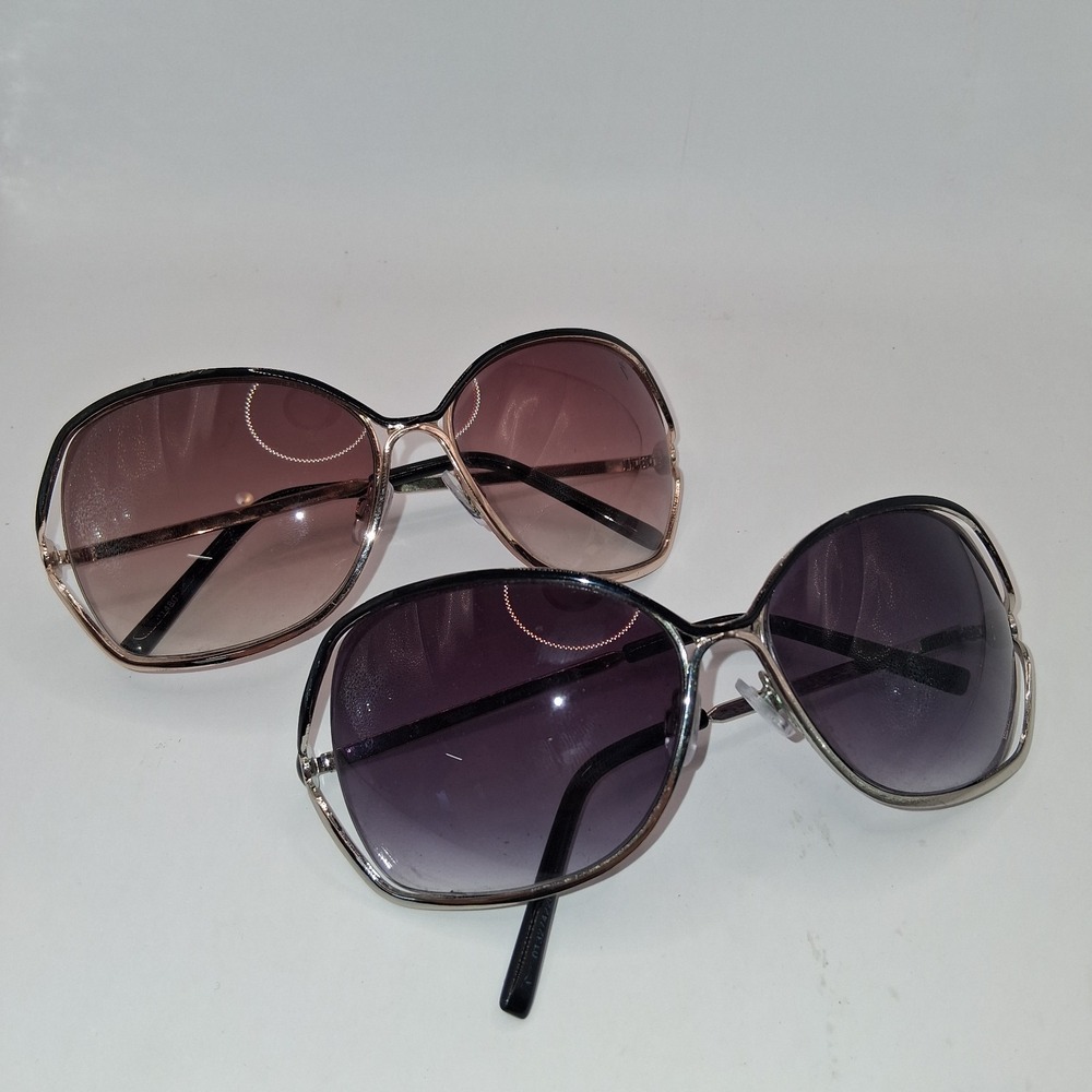 Vera Wang Sunglasses Woman Two Pairs  Large Lens Rectangular